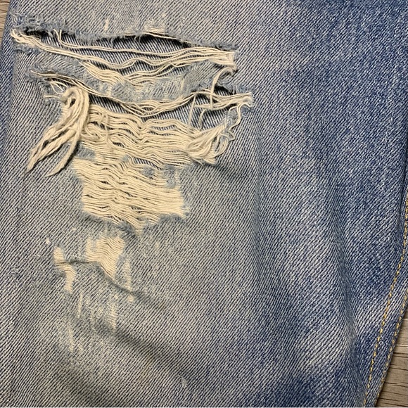LEVI’S x RE/DONE Vintage High Rise Mom Jean (Size 27) - Picture 12 of 16